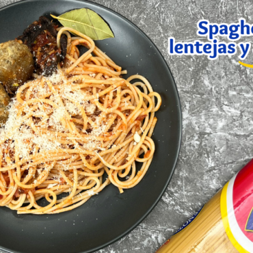 Spaguetti Rojos con Albóndigas de lentejas