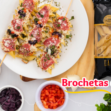 BROCHETAS DE PIZZA CON PASTA